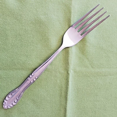 Обеденная вилка с узором Carolyn Hanford Forge нержавеющая сталь Тайвань 7,5 дюйма свитки глянцевые - Изображение 1 из 3