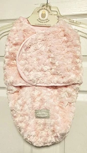 NEW Blankets & Beyond Swaddle Bag 0-3 months Pink Rose Swirl Pattern RARE NWT - Foto 1 di 4