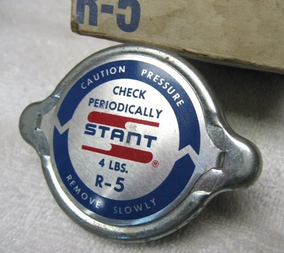 Tampa do radiador 41-46-47-48-49-50 FORD-MERCURY-LINCOLN-OLDS-PONTIAC-WILLYS-KAISER - Imagem 1 de 4