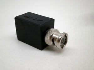 Adaptador AMP 555330-1 modular 8 posiciones RJ45 conector a 5 posiciones macho BNC - Imagen 1 de 5