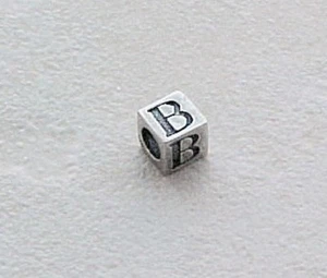 Griechische und englische Buchstabenperlen: Medium 5,5 mm Sterlingsilber Buchstabenwürfel - Bild 1 von 40
