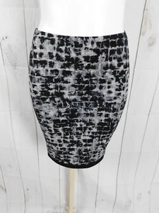 BCBG Max Azria Black Gray Printed Stretch Straight Pencil Skirt - Size XS - Picture 1 of 3