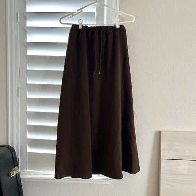 Maxi falda de invierno midi con cordón forrada de vellón marrón Foto 1 de 4