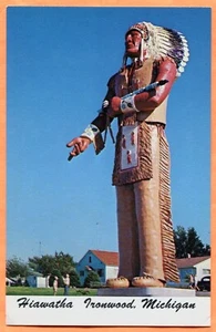 Ironwood MI Hiawatha Statue Gallagher's Studio Postkarte ca. 1960er - Bild 1 von 3