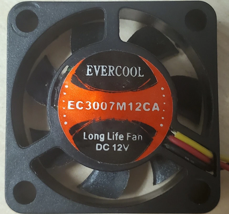 2PCs Evercool 30x30x7mm Medium Speed 3 Pin 12 Volt Fan-EC3007M12CA - Image 1 of 4