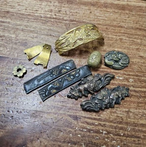 Antico set accessori spada giapponese Menuki Koshirae Samurai ferramenta lotto - Foto 1 di 6