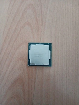 Intel Core i3-8100 (4x 3.60GHz) CPU Sockel 1151 #315998 - Bild 1 von 2