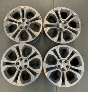 4 Cerchi usat 18 pollici ORIGINALI RANGE ROVER EVOQUE 2019 8X18 5X108 ET 45 63.4 - Imagen 1 de 5