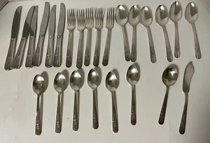 Wm Rogers Oneida Silver Plate Celebrity / Wild Rose Set of 25 Pieces Flatware - Picture 1 of 12