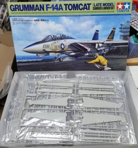 F-14A Tomcat (Late Model) Carrier Launch Set Tamiya 1/48 plastic kit 61122 - Picture 1 of 6