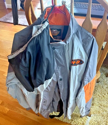 Traje de Lluvia Harley Davidson Motocicleta Gris Mediano Naranja Reflectante Chaqueta Pantalón Capucha Foto 1 de 4