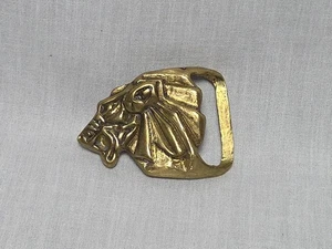 Fibbia per cintura leone testa di leone ruggente tono oro ottone massiccio vintage - Foto 1 di 4