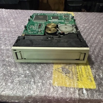 Seagate Hornet STT220000A 5.25" Travan Tape Drive Tape Drive FRU TC3400-014 - Image 1 of 3