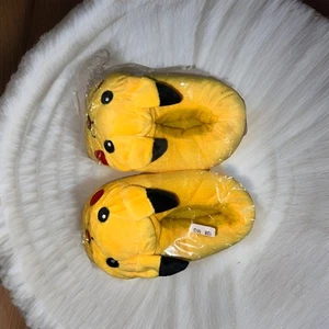 Pokemon Hausschuhe kleine Kinder Größe 11-12 gelb Pikachu Haus Schuhe Cuteeee weich - Bild 1 von 3