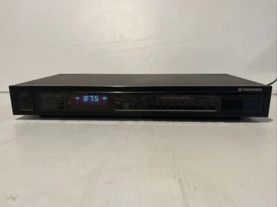 Pioneer TX-1070R AM/FM Digital Synthesizer Stereo Tuner - Image 1 of 4