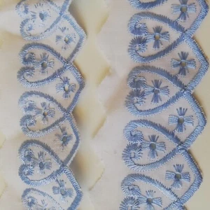 1 meter Hellblau weiß Baumwolle SPITZE Nichtelastisch Borte breit 5cm ATLC7 - Bild 1 von 6