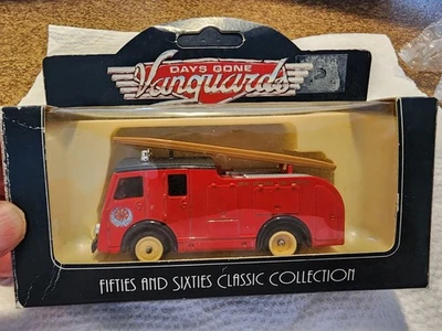 AMER/com 1/64 Scale 1938 Dennis Light Four Ladder Fire Truck - Image 1 of 4