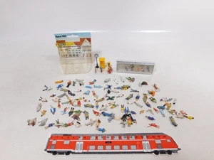 110x Preiser Noch etc H0 1:87 Figuren sitzenden Personen Kinder etc #EA968-1 - Bild 1 von 5