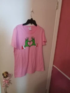 Girl's Grinch Hand Heart Graphic Tshirt - Picture 1 of 4
