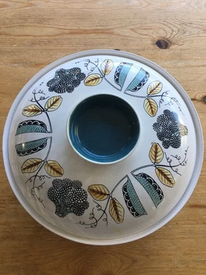 Used Poole pottery "Lucullus" Robert Jefferson 26cm dia Lid Casserole 1960-69  - Image 1 of 4