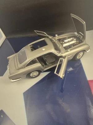 Coche Joyride escala 1/18 Austin Martin James Bond Foto 1 de 4