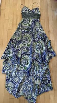 Maxi Vestido de Cóctel Floral Verde Azul JOVANI Talla 4 US SEDA PRECIO DE VENTA SUGERIDO POR EL FABRICANTE $700 Foto 1 de 4