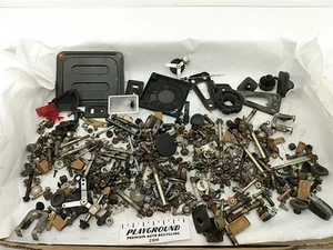 VOLVO 740 WAGON Miscellaneous Disassembly Vehicle Hardware 85-92 - Picture 1 of 12