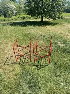 Coppia di strutture sedie direzionali pieghevoli vintage metà secolo metallo rosso - Foto 1 di 4