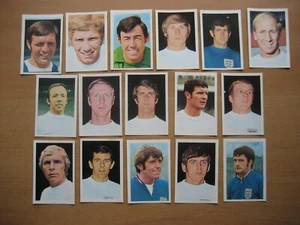 1970 BOBBY CHARLTON & ENGLAND TEAM - VANDERHOUT - WORLD CUP - MEXICO 70 - VGC - Foto 1 di 12