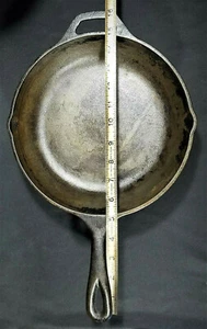 LODGE USA CS2 10" Cast Iron Skillet Pan Assist Handles Vintage - Picture 1 of 7