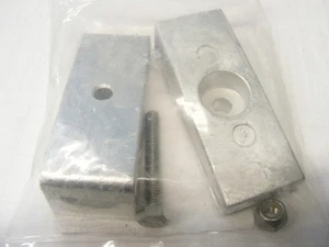 Mercury 60-75-80-90-100-115-125 Anode Side Pocket Aluminum 826134Q 41109-ZW1 - Bild 1 von 8