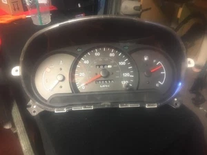 00 01 02 HYUNDAI ACCENT SPEEDOMETER Auto CLUSTER GAUGES TEMP FUEL 530 Miles! - Picture 1 of 8