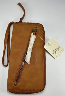 FREE PEOPLE Cartera Plegable Muñequera Cremallera Organizador de Tarjetas Cuero Vegano Marrón Tostado Foto 1 de 4
