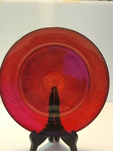 Vintage Cristal d'Arques Durand France Pressed Ruby Red Glass Dinner Plate 10" - Picture 1 of 2