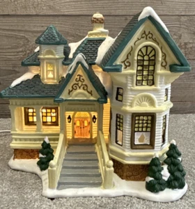 1998 ST. NICHOLAS SQUARE THE VILLAGE COLLECTION  "THE HART HOUSE" Retired 2001 - Picture 1 of 15
