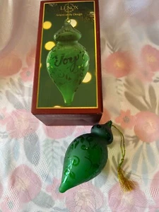 LENOX - FREUDIGE GEZEITEN 5,5 ZOLL GRÜNES GLAS WEIHNACHTSORNAMENT - Bild 1 von 1