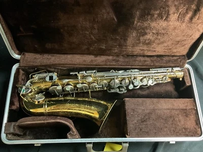 Buescher Alto Saxophone serial 525985 - Lacquer - Image 1 of 4