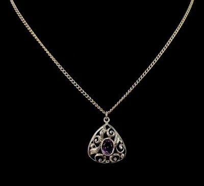Beautiful Vintage GENUINE AMETHYST GEMSTONE 925 Sterling Silver Pendant Necklace - Image 1 of 4