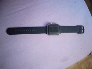 Apple Watch Series 5 44 mm Boîtier en aluminium doré avec bracelet sport noir - Verrouillé - Photo 1 sur 3