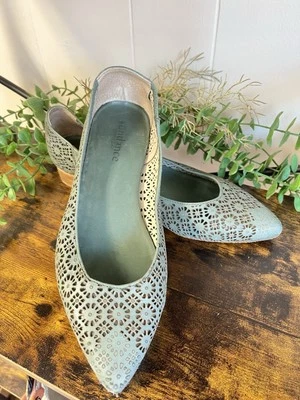 Sundance Dahlia Laser cut Dream Flat Sage Green Pointed Toe Leather Size 38 - Image 1 of 4