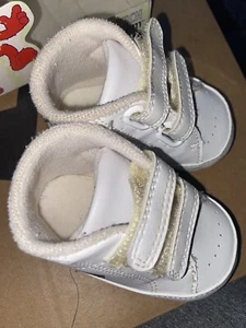 SESAME STREET BABY BOOTIES - Picture 1 of 3
