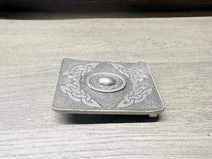 VINTAGE SCOTTISH KILT CLAN ART CO PEWTER BULLDOG BELT BUCKLE CELTIC PATTERN - Picture 1 of 7