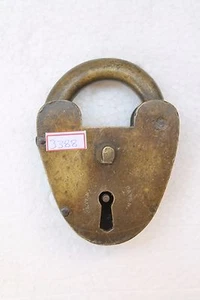 Cadenas unique en laiton des années 1930 couronne victorienne et marque papillon NH3388 - Photo 1 sur 11