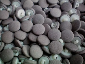 Buttons 14mm 22L Light Brown Taupe Grey Fabric Covered Shank Small Plastic J140 - Picture 1 of 24