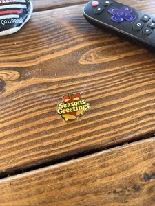 Vintage Jahreszeiten Grüße Emaille Pin für Feiertage & Weihnachten 1 Zoll…47 - Bild 1 von 2