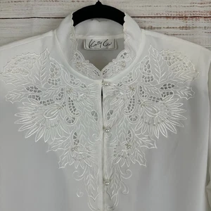 Blusa de satén con botones de perlas románticas victorianas blancas Kathy Che para mujer 8 - Imagen 1 de 7