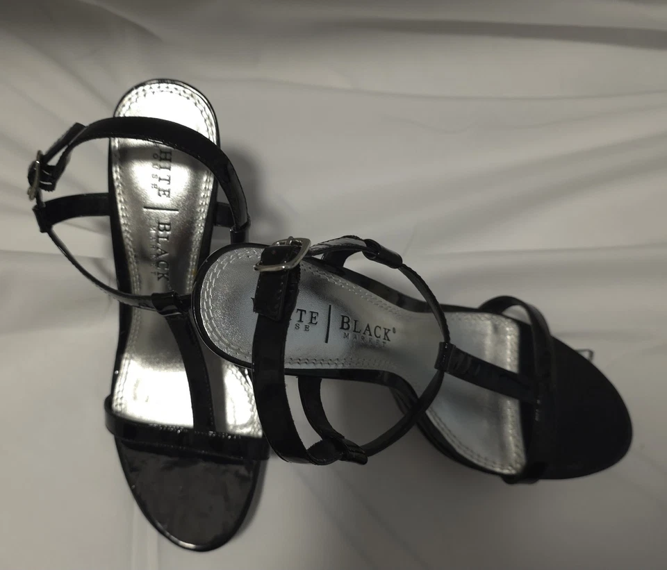 Tacones con tiras negras de charol White House Black Market. Talla 7 Foto 1 de 4