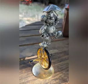 Pewter Clown Figurine w/Umbrella - Picture 1 of 6