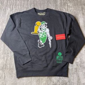 Boston Celtics Pullover Herren Large Schwarz 2024 NBA Champions Lucky Mitchell Ness - Bild 1 von 12