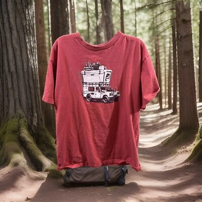 Camiseta YETI Coolers Survival SUV Truck Gráfica Roja Manga Corta Talla Mediana  Foto 1 de 4